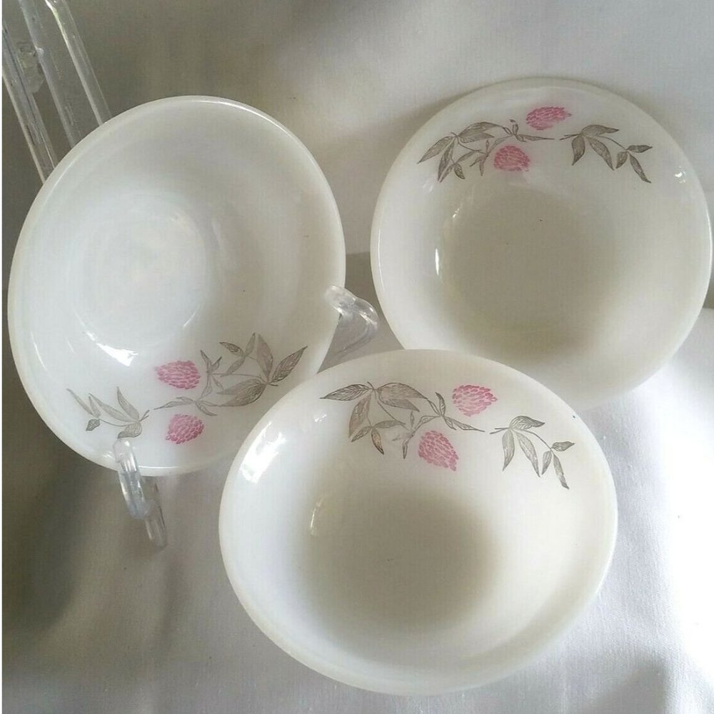 Vintage Federal Milk Glass set of 3 Bowls Clover Blossoms Gold details.
